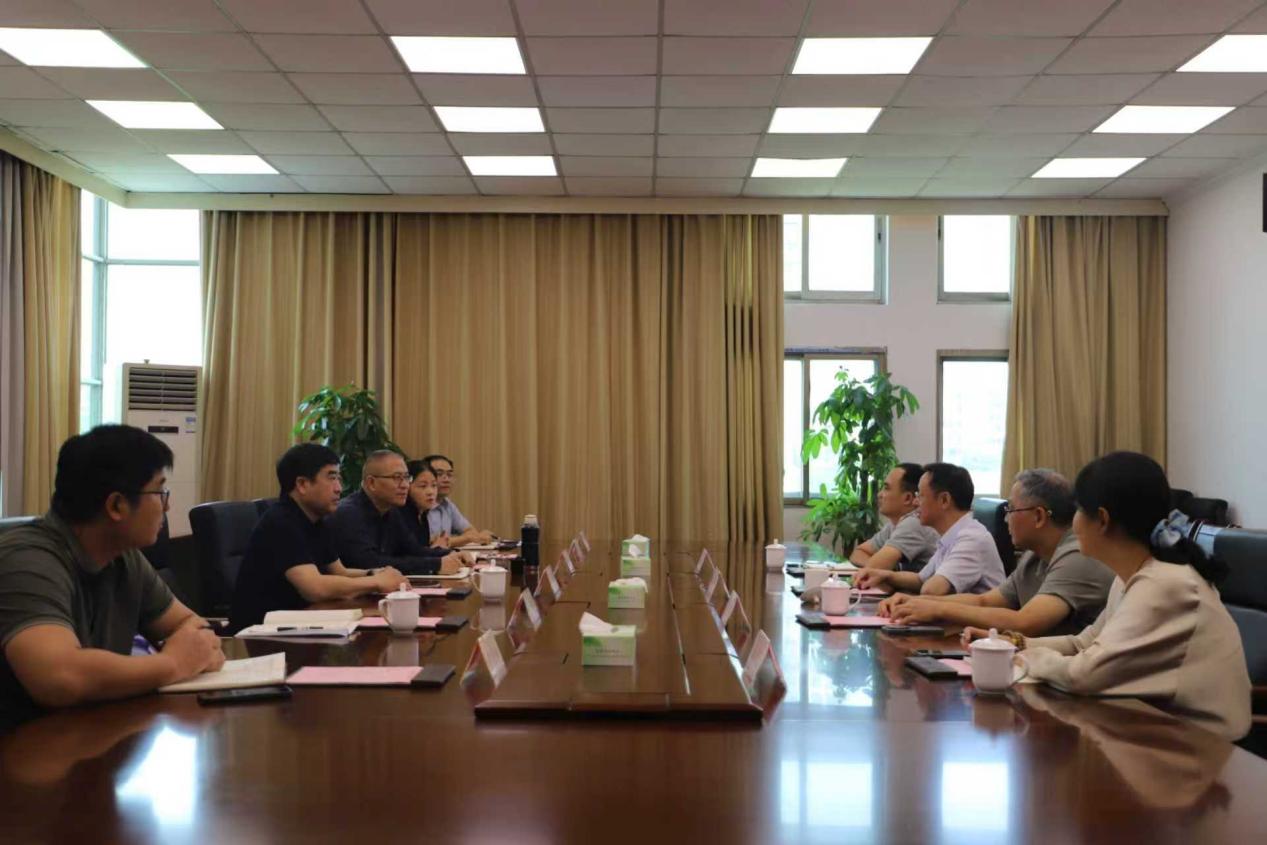 兴业证券股份有限公司江西分公司总经理郑天松一行到集团座谈交流